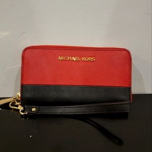 MICHAEL KORS Saffiano Leather Wristlet
